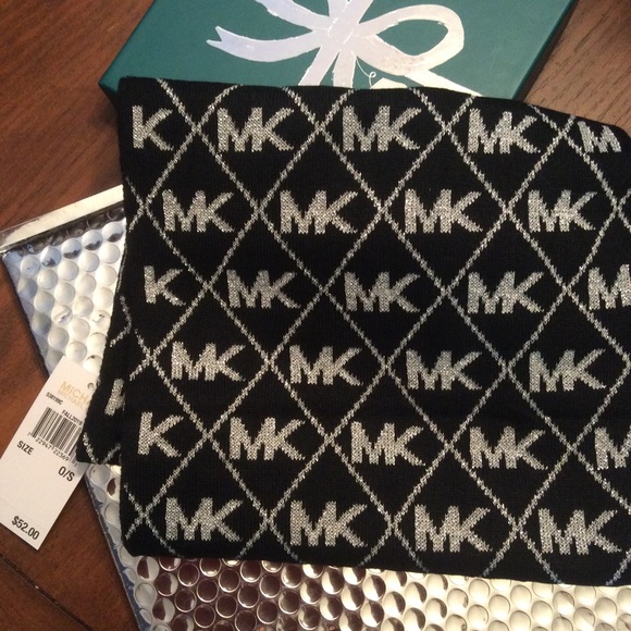 MICHAEL Michael Kors Accessories - MICHAEL Michael Kors Logo Metallic Scarf NWT Blk